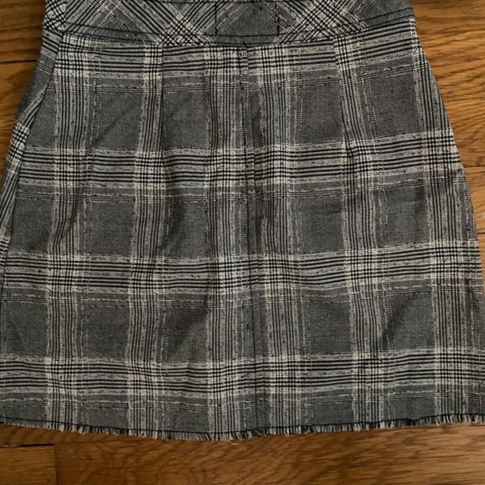 Urban Outiftter xs black and white skirt
